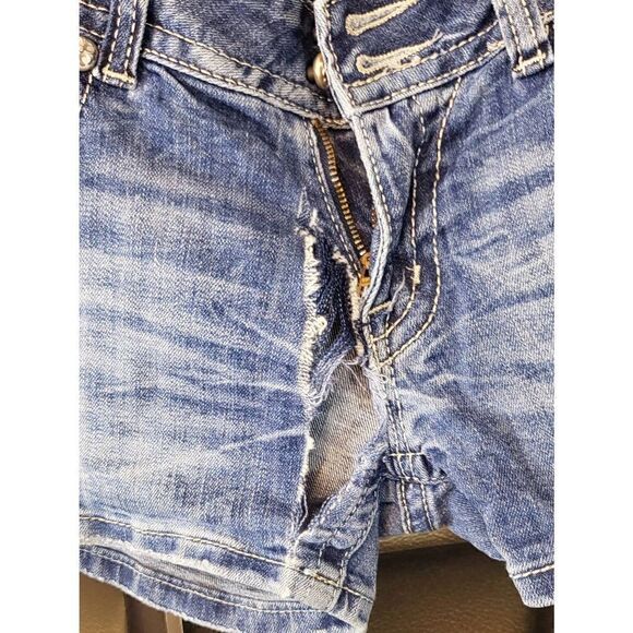 Miss Me denim shorts - Picture 2 of 6